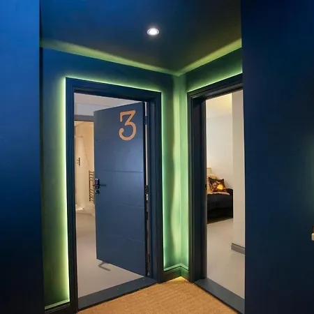 Higgihaus 4 Clare Street Location Apartment Bristol