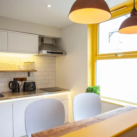 Higgihaus 4 Clare Street Location Apartment